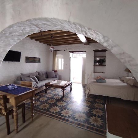 Traditional Suites In Chora Kythnos #1 المظهر الخارجي الصورة