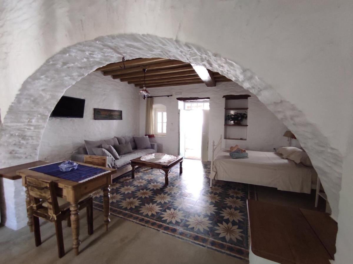 Traditional Suites In Chora Kythnos #1 المظهر الخارجي الصورة