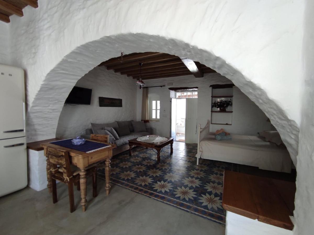 Traditional Suites In Chora Kythnos #1 المظهر الخارجي الصورة